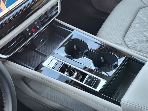 Used 2024 Volkswagen Atlas SEL Premium R-Line image 13