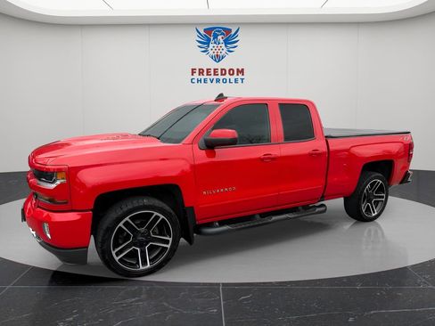Used 2019 Chevrolet Silverado 1500 LT w/ LPO, Black Pack image 2
