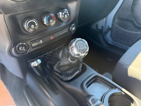 Used 2015 Jeep Wrangler Unlimited Sport w/ Quick Order Package 23S AWD/4WD image 27