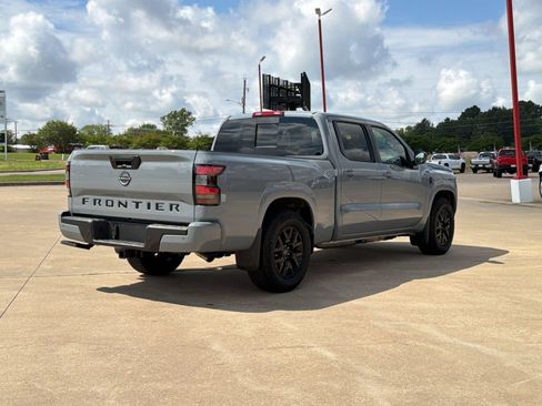 Used 2026 Nissan Frontier SV w/ All-Weather Content Package RWD image 9