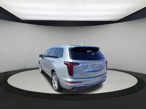 Used 2025 Cadillac XT6 Premium Luxury AWD/4WD image 6