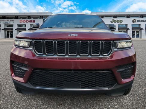 New 2025 Jeep Grand Cherokee Laredo w/ Luxury Tech Group I RWD image 3