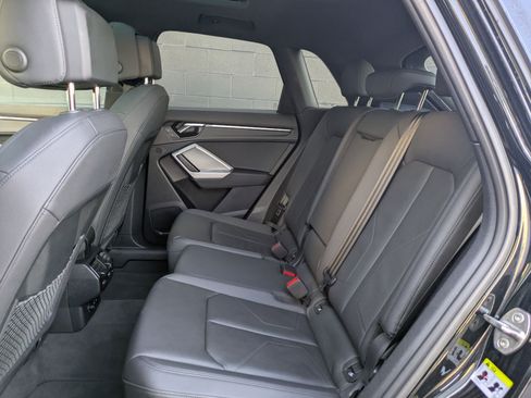 Used 2023 Audi Q3 2.0T Premium w/ Convenience Package image 24