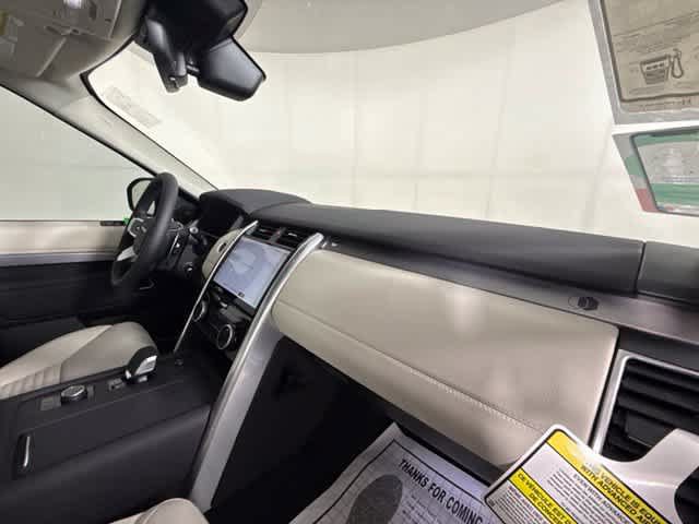 New 2026 Land Rover Discovery Limited Edition AWD/4WD image 31