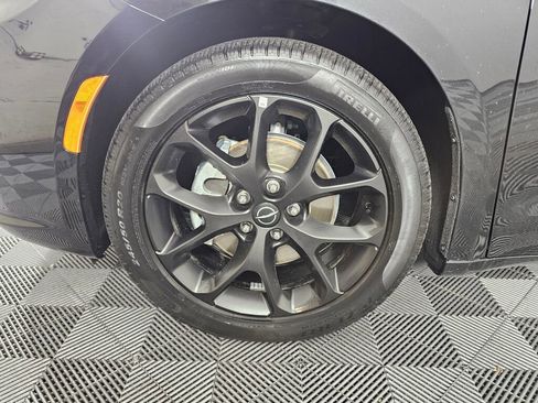 Used 2026 Chrysler Pacifica Limited w/ S Appearance Package image 11