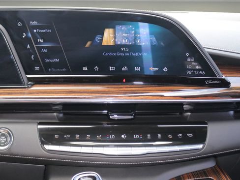 Certified 2023 Cadillac Escalade Premium Luxury w/ LPO, Radiant Package AWD/4WD image 20