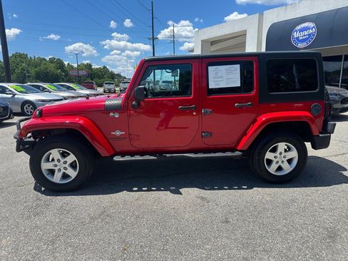 Used 2014 Jeep Wrangler Unlimited Sport AWD/4WD image 2