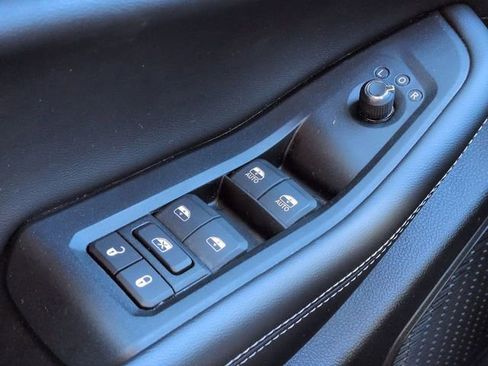 Used 2024 Jeep Grand Cherokee L Laredo image 25