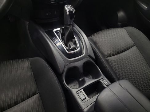 Used 2018 Nissan Rogue SV image 26