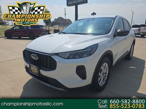 Used 2023 Ford Escape Active AWD/4WD image 1