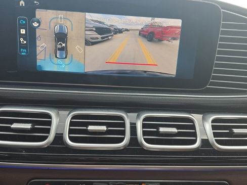 Used 2025 Mercedes-Benz GLS 450 4MATIC image 17