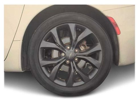 Used 2020 Chrysler Pacifica Touring w/ S Appearance Package FWD image 8