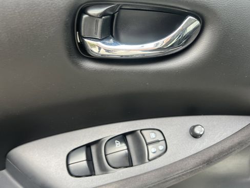 Used 2013 Nissan Leaf S w/ Charger Pkg image 14