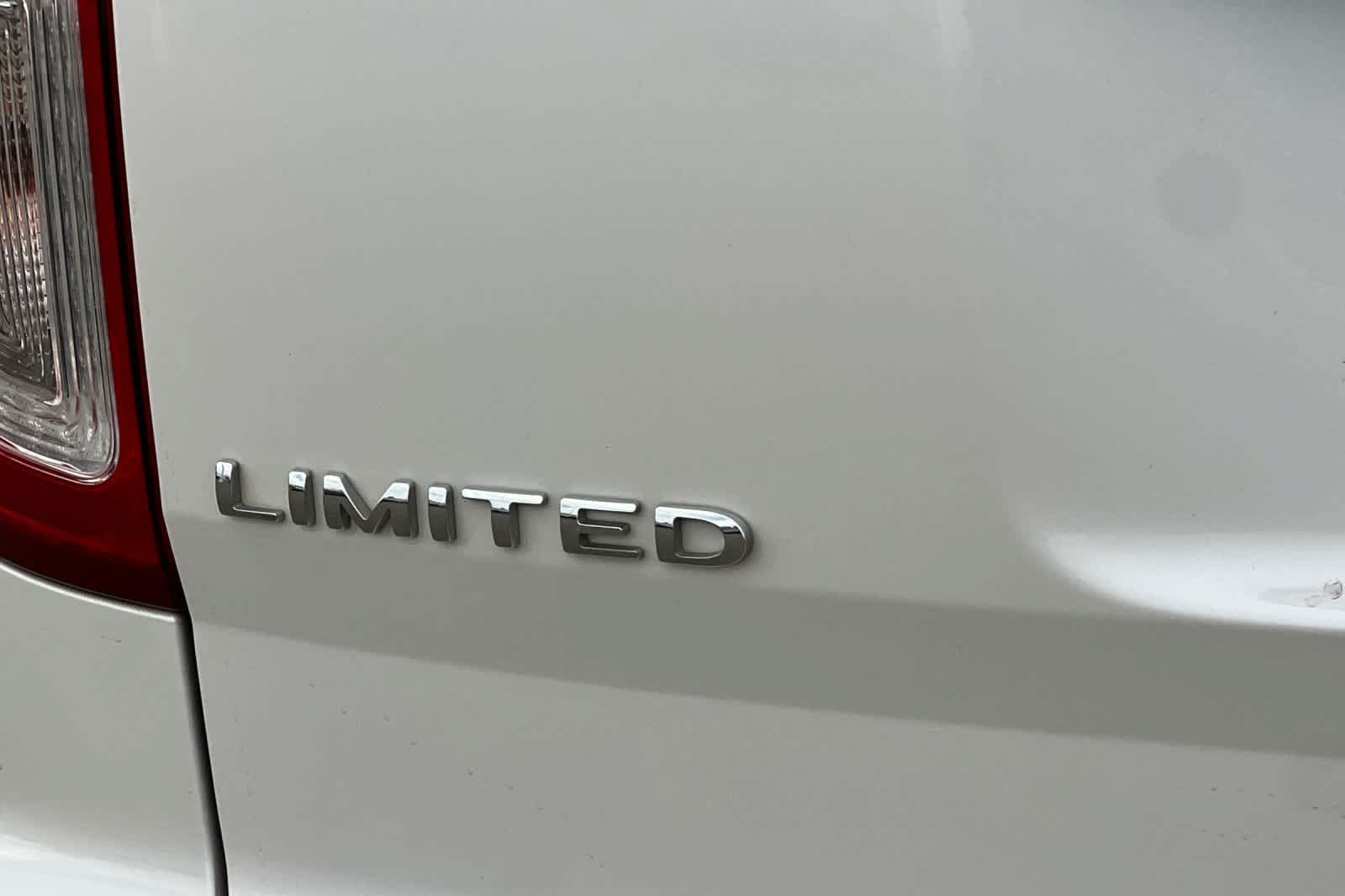 Used 2014 Ford Explorer Limited w/ Equipment Group 302A FWD image 24