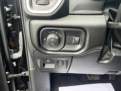 Used 2023 RAM 1500 Big Horn AWD/4WD image 17
