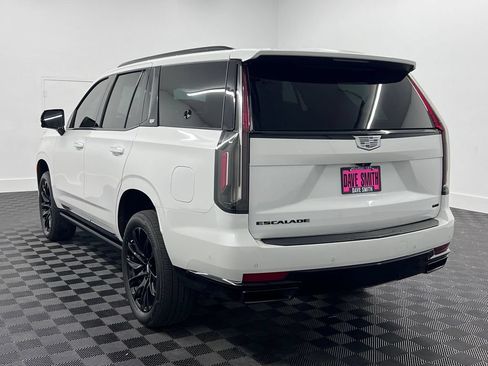 Used 2023 Cadillac Escalade Sport w/ LPO, ONYX Package AWD/4WD image 3