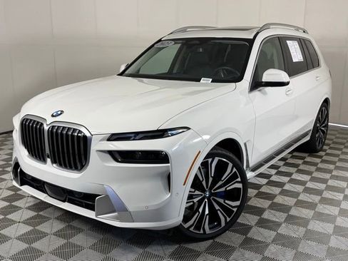 Used 2023 BMW X7 xDrive40i w/ Premium Package image 1