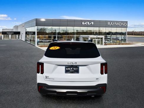 Certified 2024 Kia Sorento X-Line EX AWD/4WD image 4