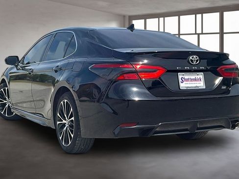 Used 2020 Toyota Camry SE image 4