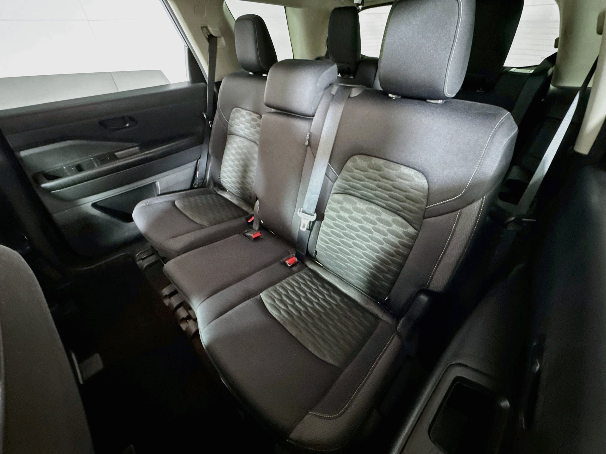 Used 2024 Nissan Pathfinder S AWD/4WD image 21