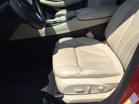 Used 2019 Buick Envision Premium w/ Driver Confidence Package image 16