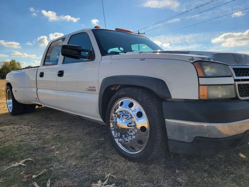 Used 2007 Chevrolet Silverado 3500 2WD Crew Cab w/ Heavy-Duty Power Package image 28