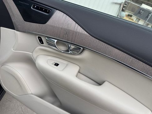 Certified 2022 Volvo XC90 T8 Inscription w/ Advanced Package image 31