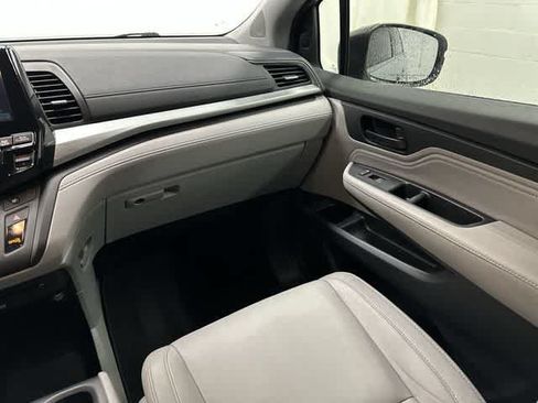 Used 2018 Honda Odyssey Touring image 13