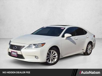 Used 2015 Lexus ES 300h w/ Navigation System Package