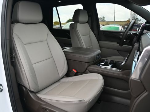 Used 2025 GMC Yukon Elevation w/ Technology Package image 20