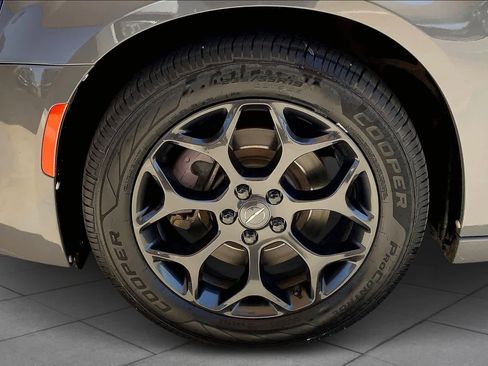 Used 2019 Chrysler 300 S image 11