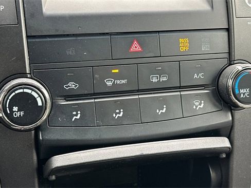 Used 2016 Toyota Camry LE image 22