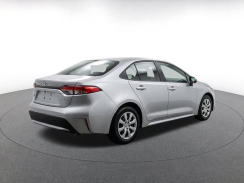 Used 2025 Toyota Corolla LE FWD image 9