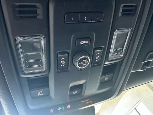 Used 2024 GMC Yukon XL SLT w/ SLT Luxury Package image 46