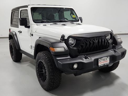 Used 2019 Jeep Wrangler Sport image 6