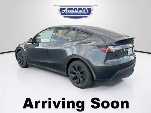 Used 2025 Tesla Model Y Long Range AWD/4WD image 3