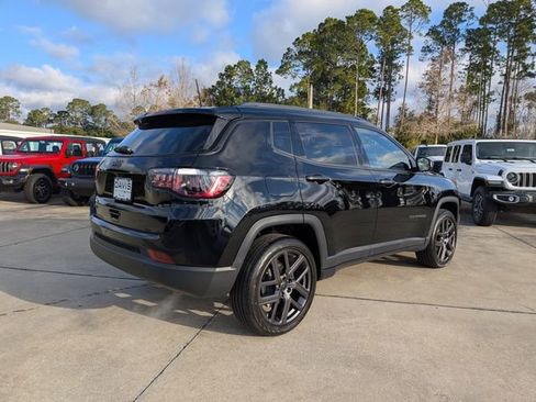 New 2026 Jeep Compass Latitude AWD/4WD image 3