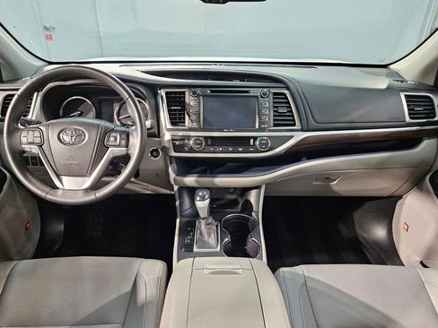 Used 2015 Toyota Highlander Limited FWD image 10