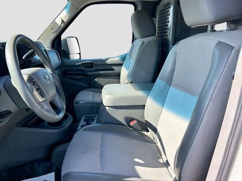 Used 2018 Nissan NV 2500 SV RWD image 15