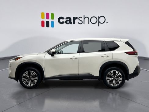 Used 2023 Nissan Rogue SV image 2