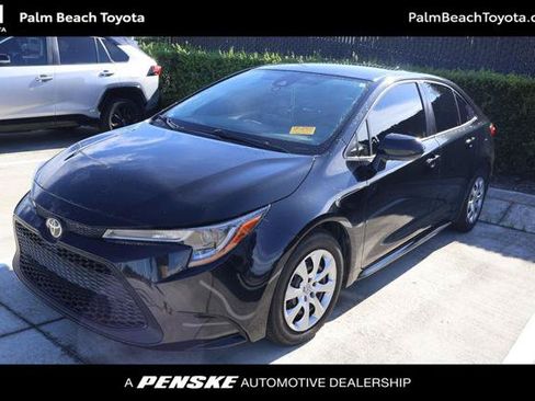 Certified 2022 Toyota Corolla LE FWD image 1