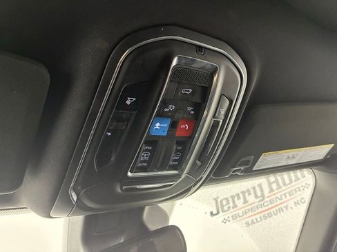 Used 2024 Jeep Grand Cherokee L Altitude image 24