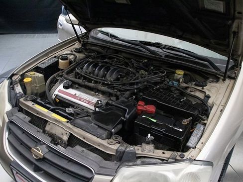 Used 2000 Nissan Maxima GLE image 13