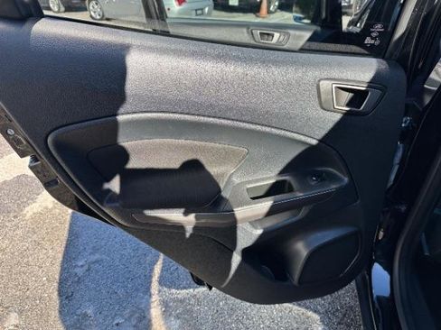 Used 2020 Ford EcoSport SE w/ SE Convenience Package image 30