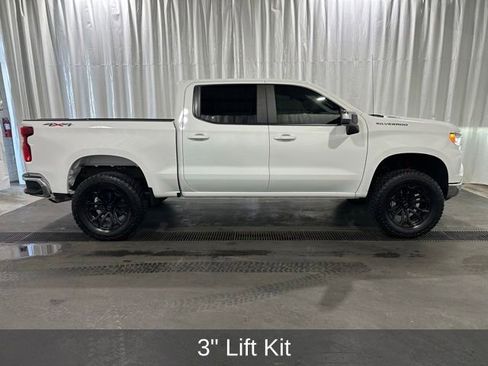 Used 2025 Chevrolet Silverado 1500 LT AWD/4WD image 2