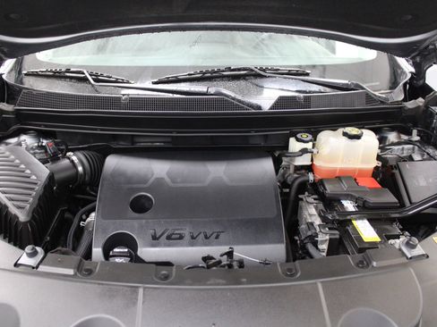 Used 2020 Chevrolet Traverse RS w/ LPO, Floor Liner Package FWD image 8