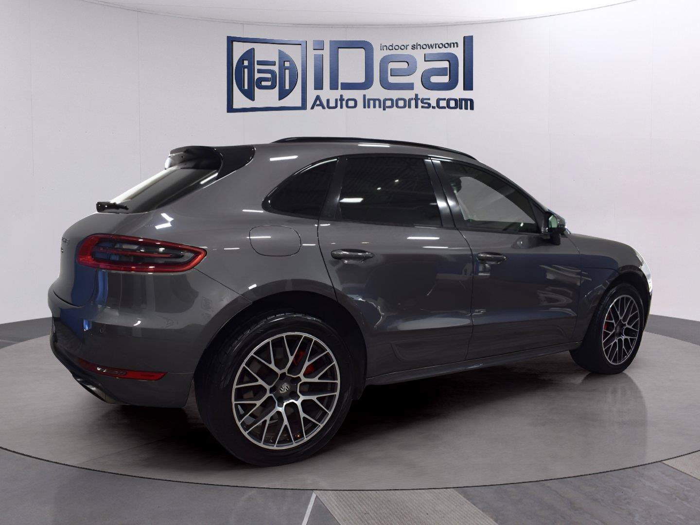 Used 2017 Porsche Macan Turbo AWD/4WD image 4