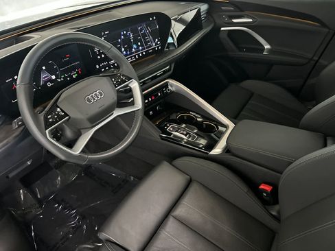 Used 2025 Audi Q5 Premium w/ Premium Plus AWD/4WD image 11