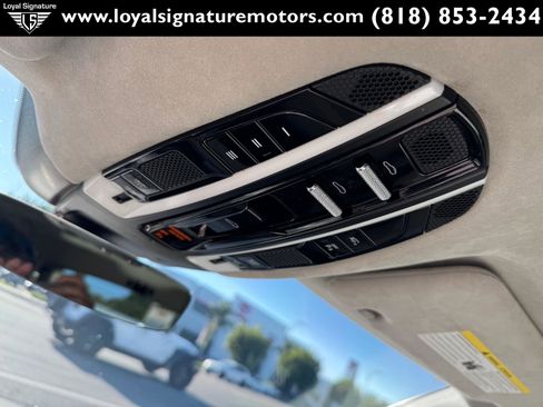 Used 2017 Porsche Panamera Turbo image 29