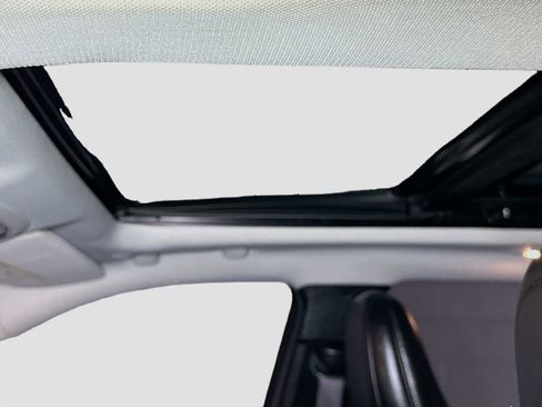 Certified 2021 Jeep Cherokee Limited w/ Elite Package image 31